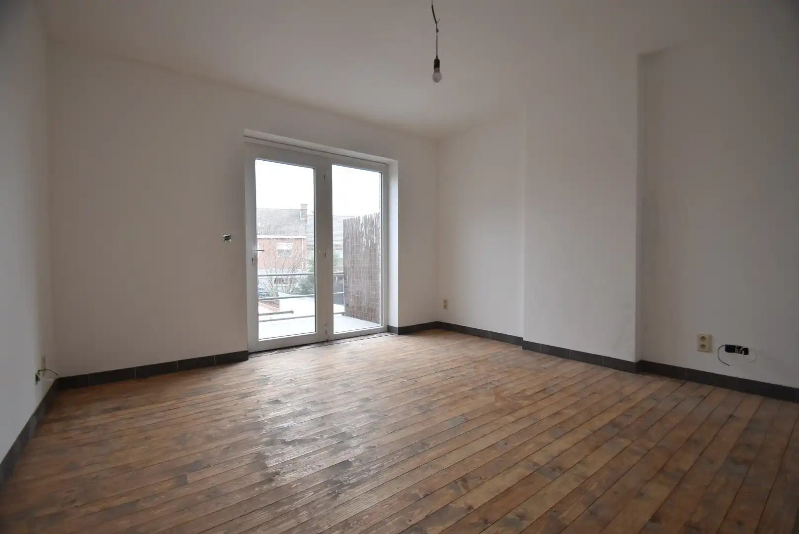 Netjes gerenoveerde duplex met twee slaapkamers en terras op mooie locatie in het centrum van Tongeren - GEEN BIJKOMENDE GEM. ONKOSTEN foto 10