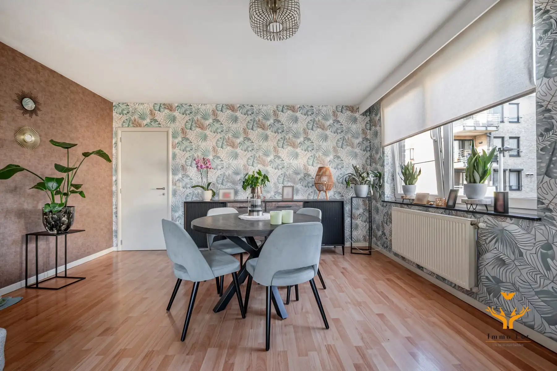 Instapklaar appartement met vijverzicht in Burcht foto 9