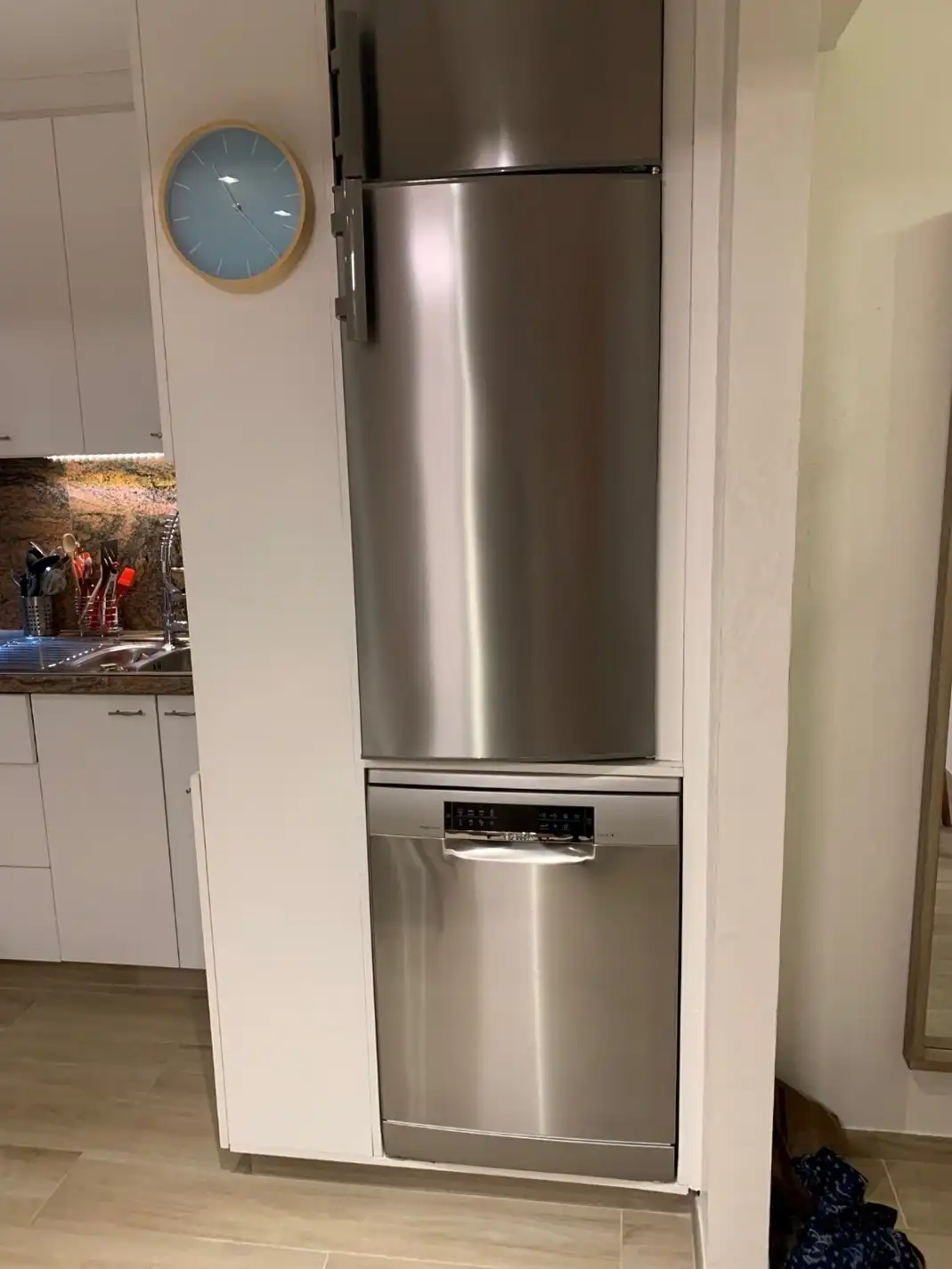 Gemeubeld tweeslaapkamerappartement met terras vlak aan de Zeedijk Oostende foto 8