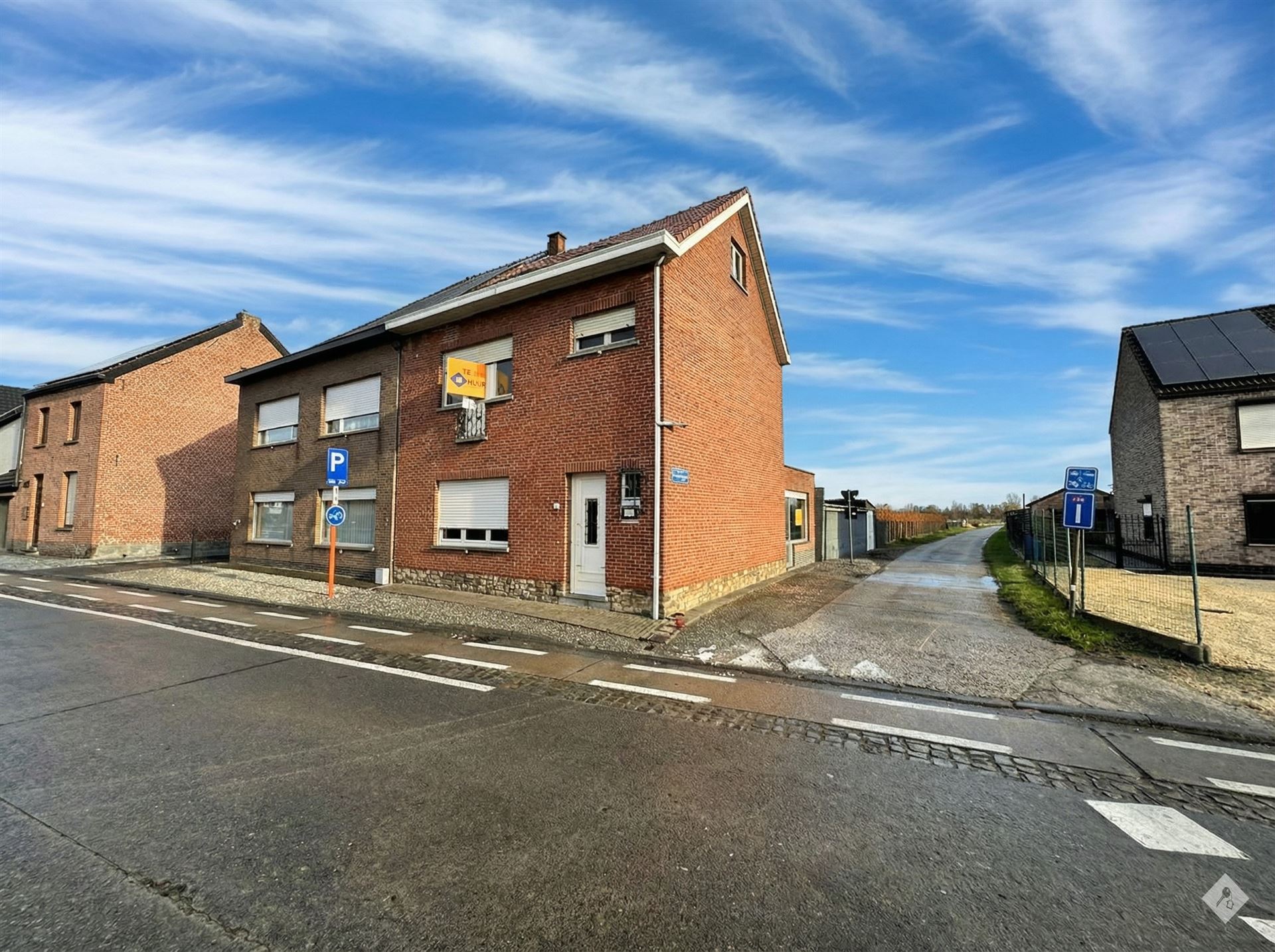 Hoofdfoto van de publicatie: Te renoveren halfopen bebouwing in Buggenhout