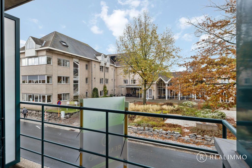 Instapklaar appartement met staanplaats en berging foto 13