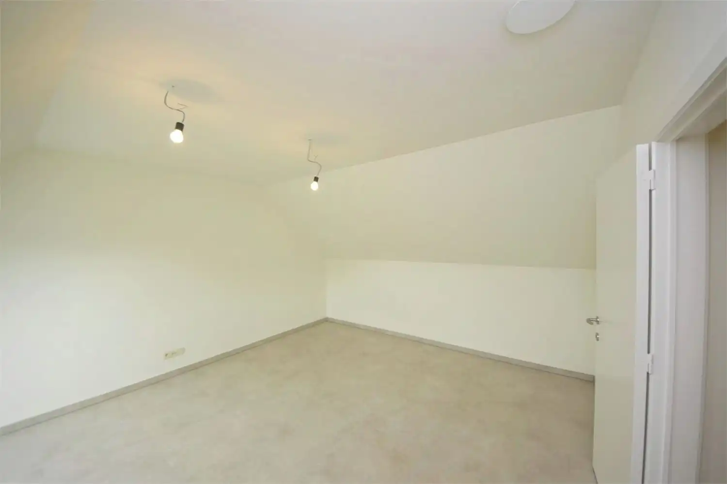 RECENT DUPLEX APP. 3 SLAAPKAMERS foto 15