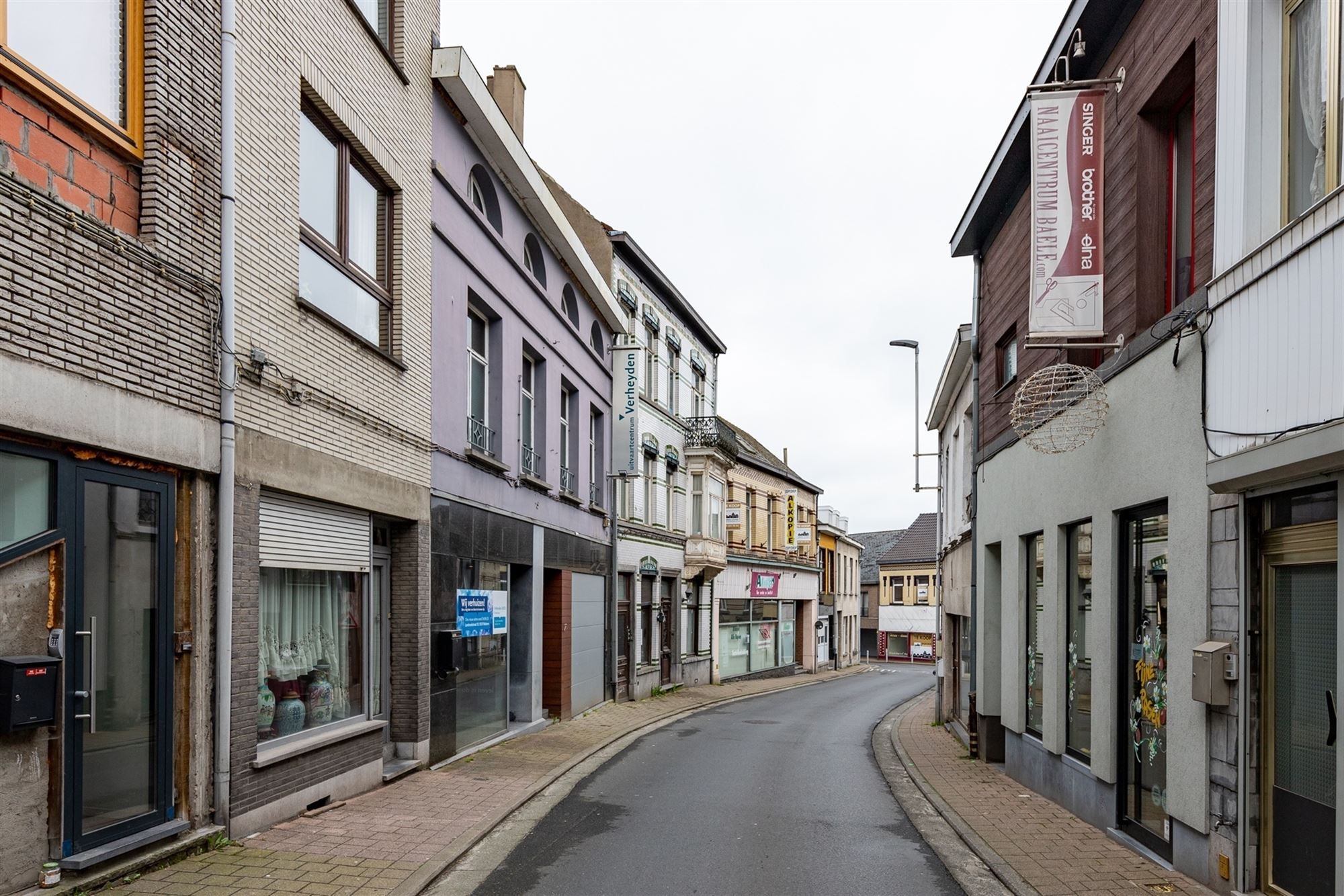 Polyvalente handelswoonst met veel parkeermogelijkheden foto 7