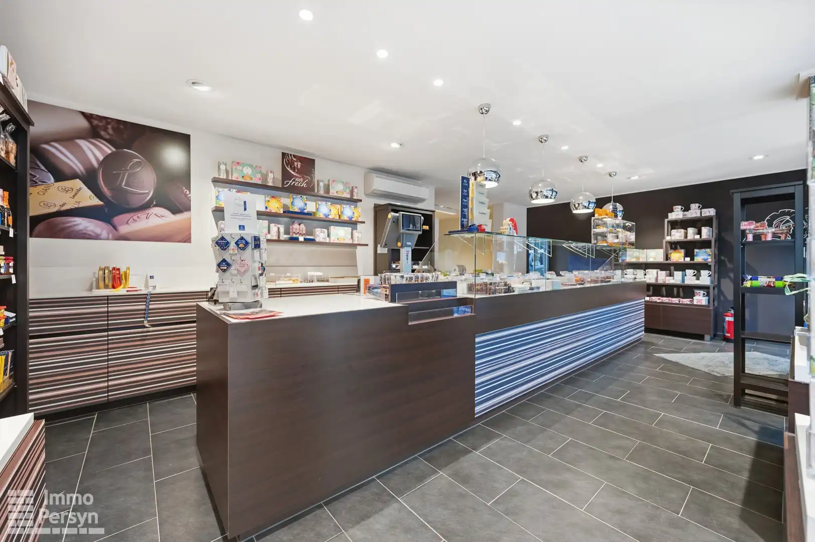 Zorgeloze investering op toplocatie: Gerenoveerd handelspand (Leonidas) in hartje Scherpenheuvel foto 4