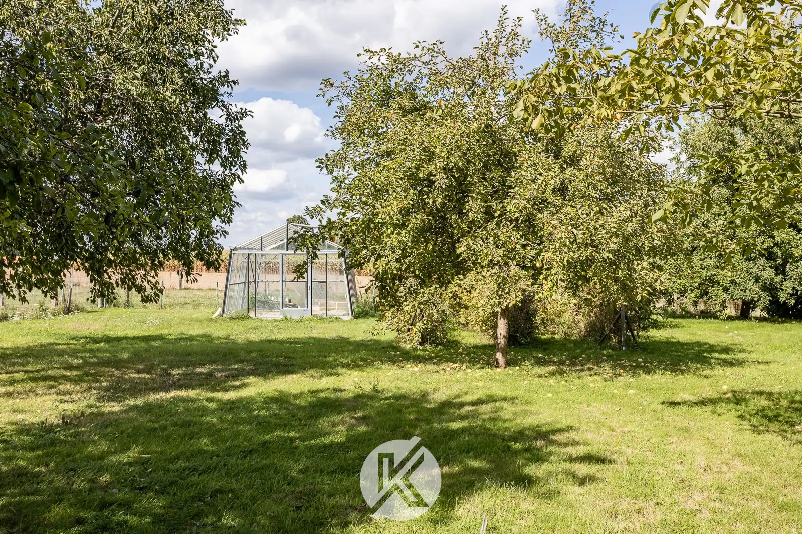 Villa op 31a in een groene omgeving foto 34