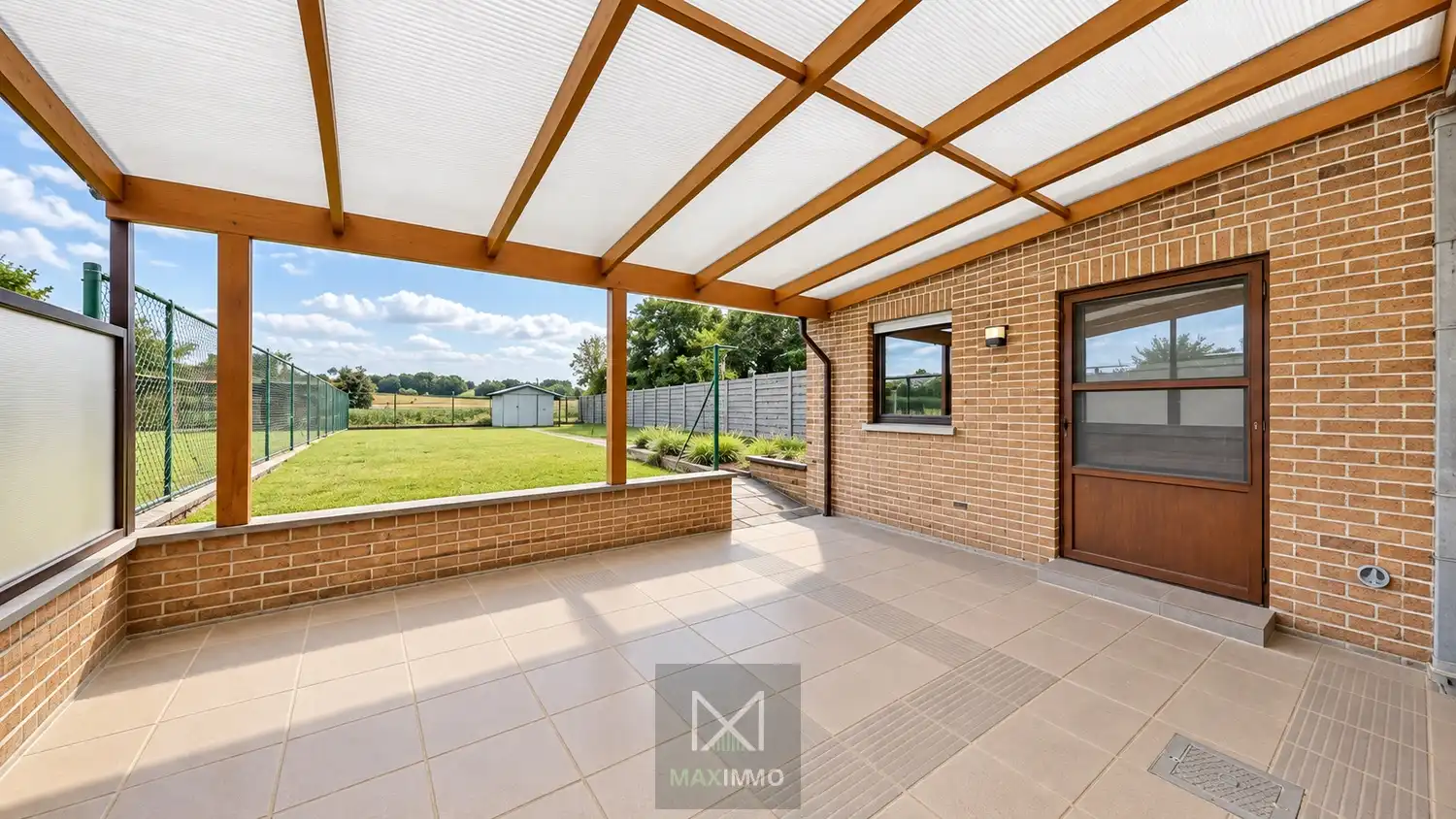 Ruime woning met dubbele garage, grote tuin en prachtig zicht op de velden foto 21