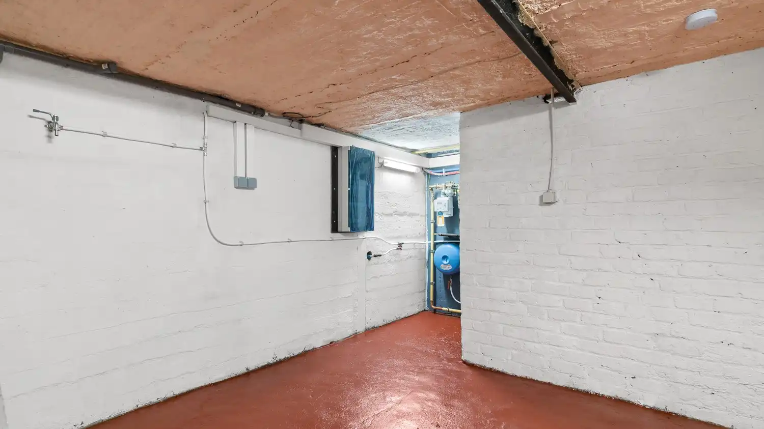 Volledig gerenoveerde woning met 3 slaapkamers en tuin. foto 16