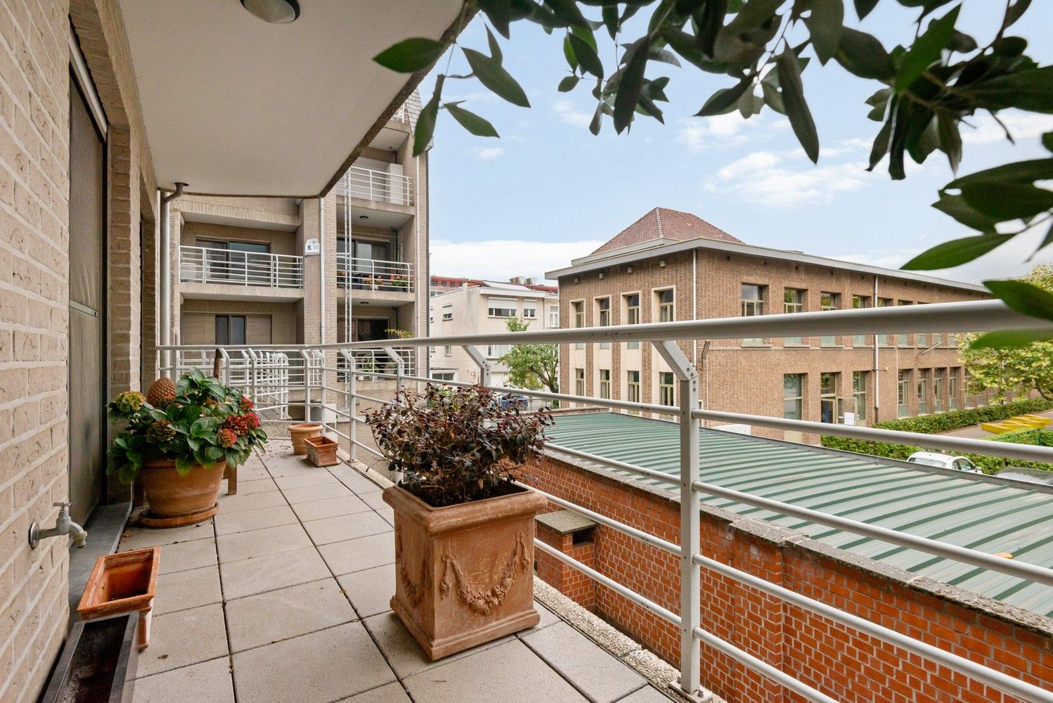 Instapklaar 3SLPK appartement met 2 terrassen en garagebox in Berchem! foto 15