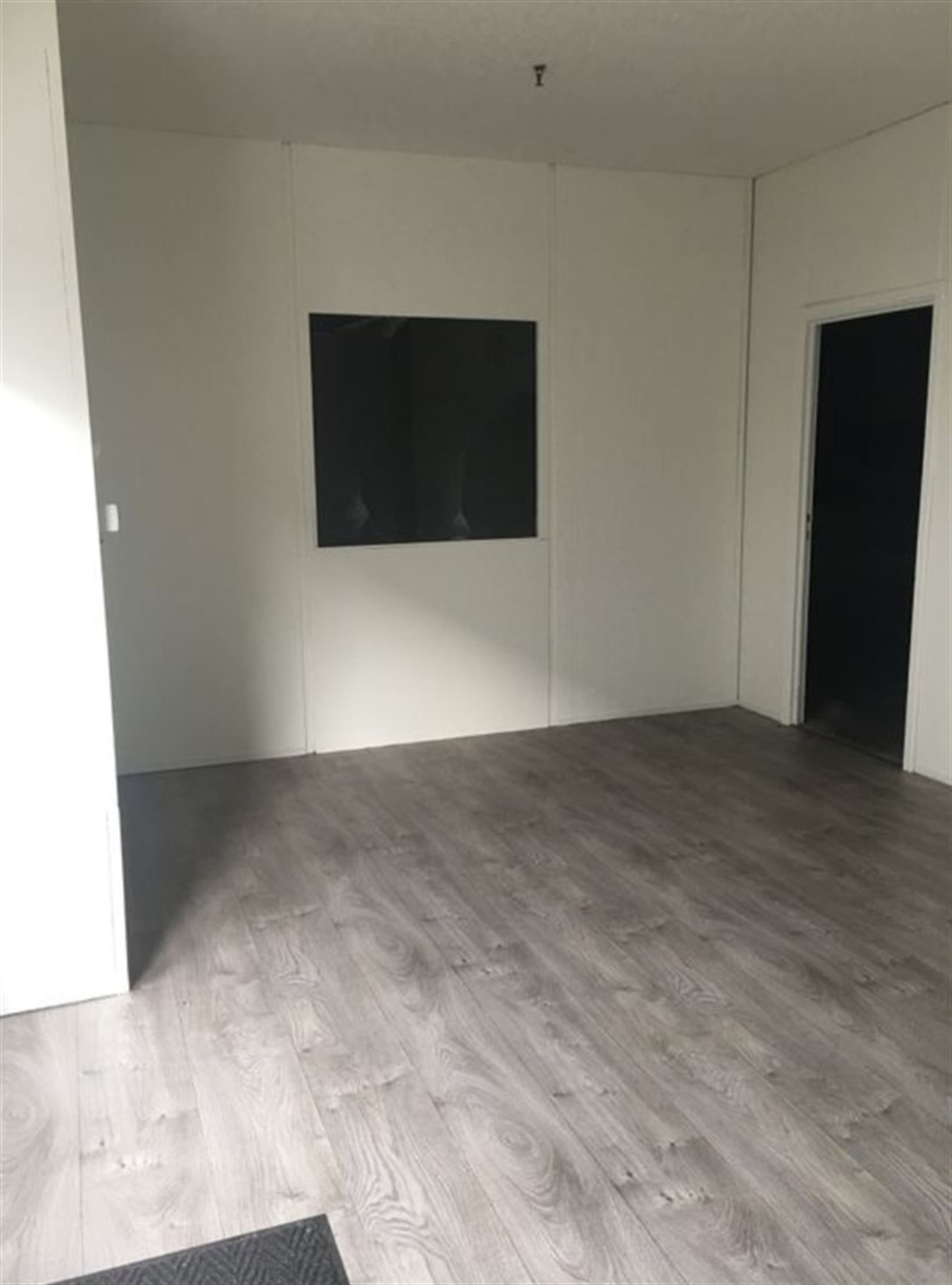 Geïnstalleerde KMO units met kantoren foto 5
