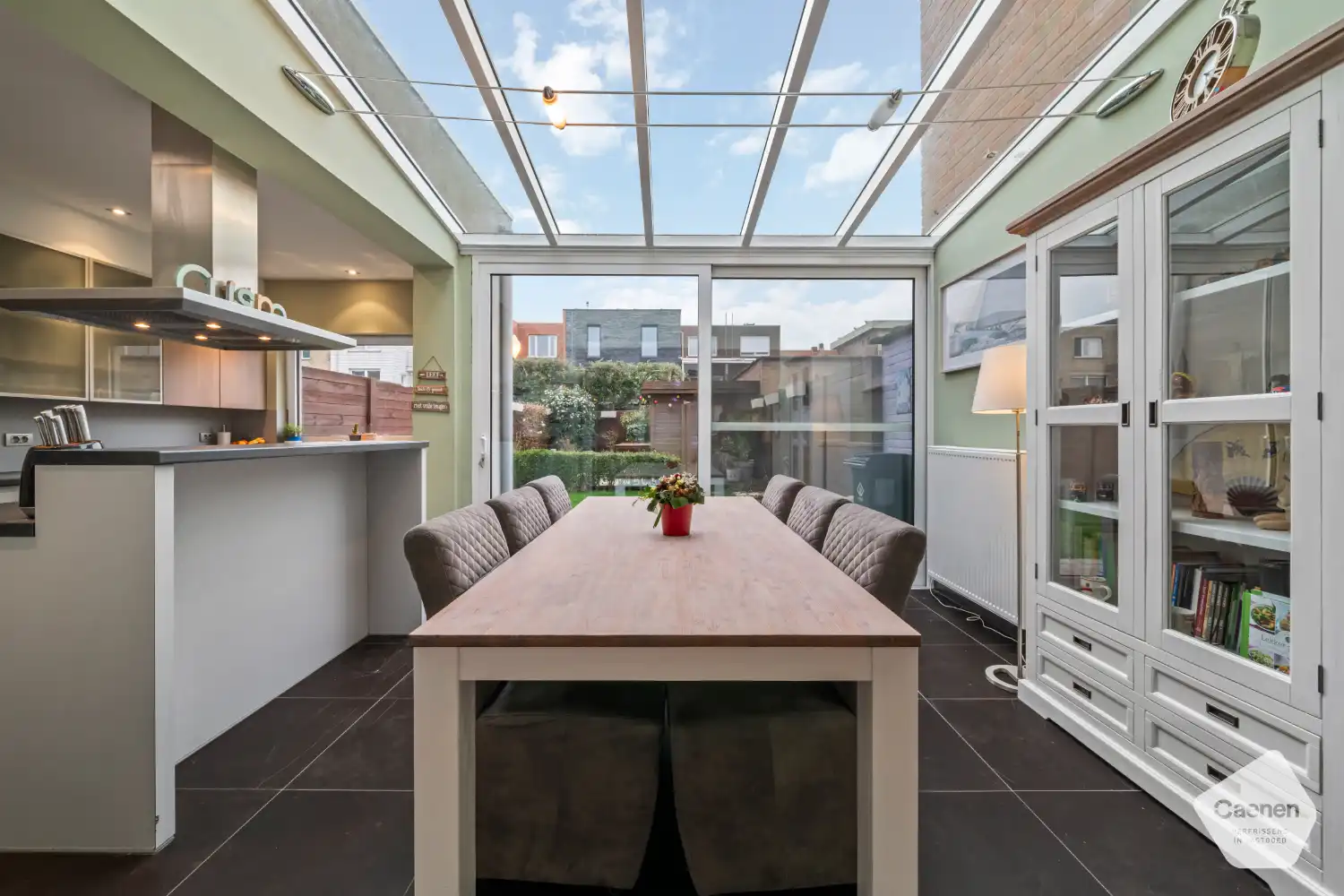 Instapklare gezinswoning met 3 slaapkamers en ruime tuin foto 8