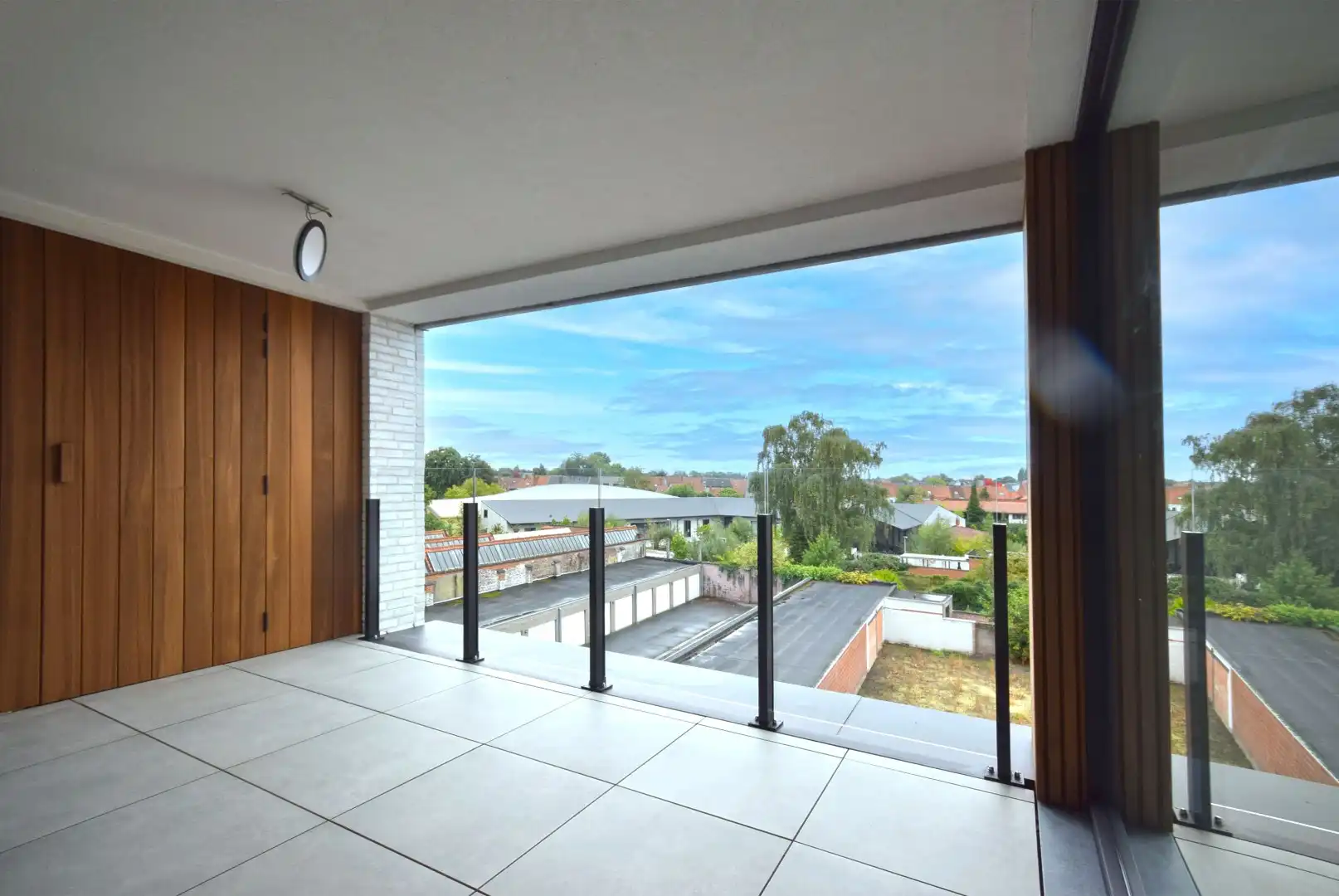 INSTAPKLAAR NIEUWBOUWAPPARTEMENT MET 2 SLAAPKAMERS, 2 TERRASSEN EN OVERDEKTE AUTOSTAANPLAATS foto 7