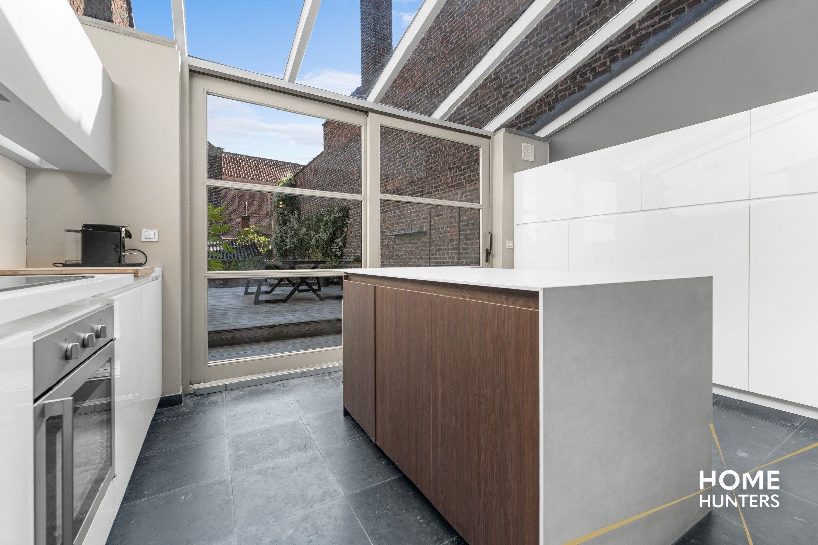 Prachtig afgewerkte herenwoning met praktijkruimte/polyvalente ruimte in het centrum van Ieper foto 14