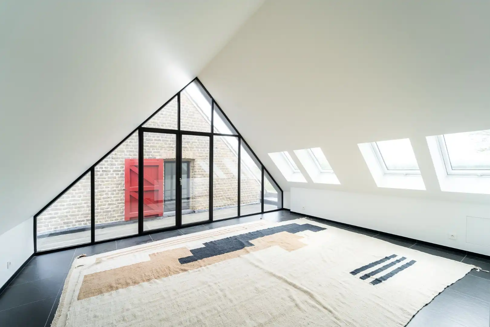 Prachtig gerenoveerde hoeve met panoramisch zicht over de polders foto 23