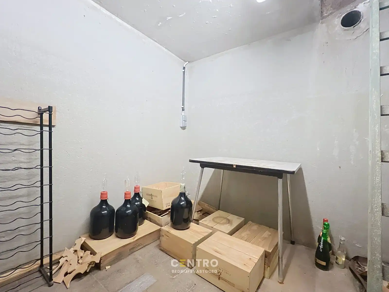 Zeldzame opportuniteit: LOODS/ATELIER 516 m² + ruime ALLEENSTAANDE woning 250 m² op rustig bedrijventerrein vlakbij Roeselare (EPC: A) ! foto 33