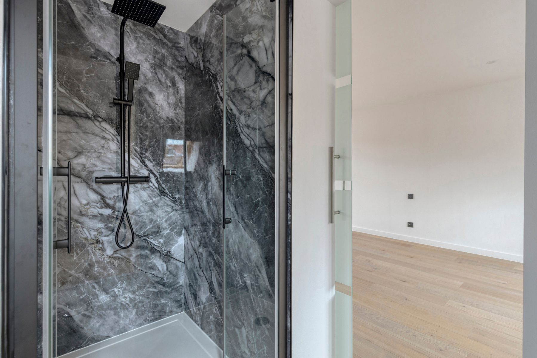 Gerenoveerde (2025) stadswoning met tuin foto 29