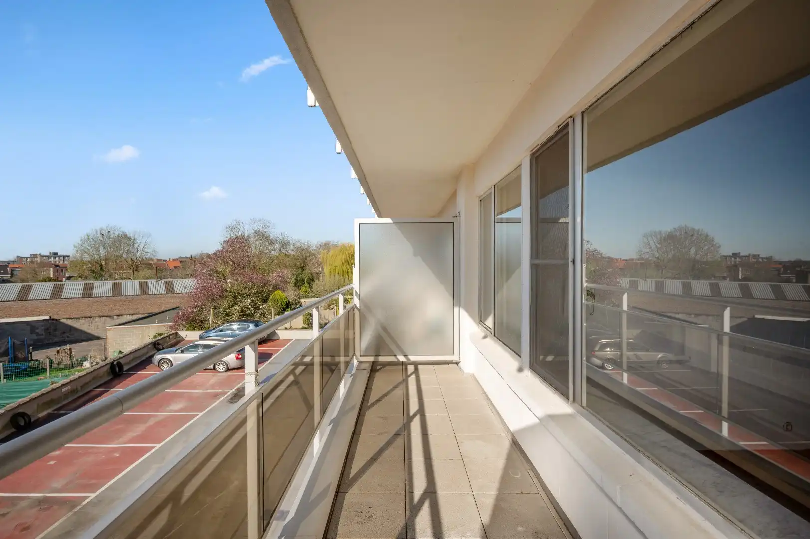 Goed gelegen, op te frissen appartement met 2 slpks en ruim terras foto 13