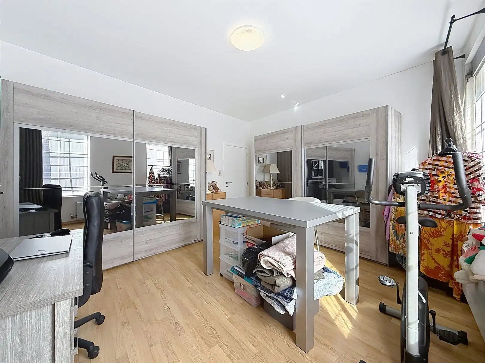 Instapklare stadswoning, tuin, 2 garages, 3a 17ca foto 21