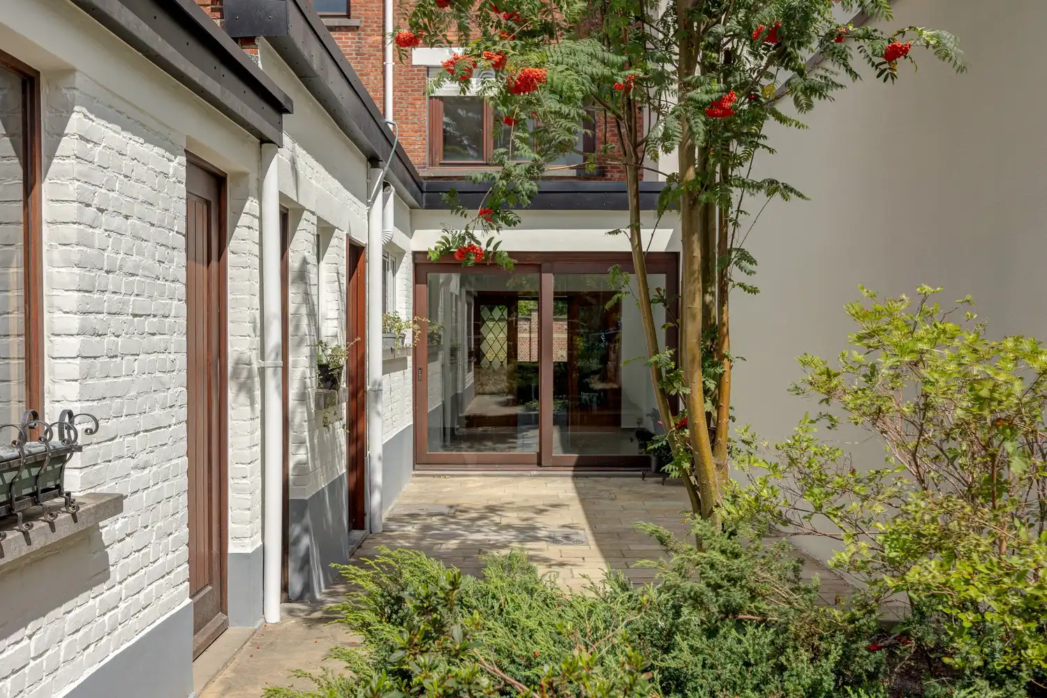 Volledige gerenoveerde gezinswoning (4slk) met ruime tuin foto 14