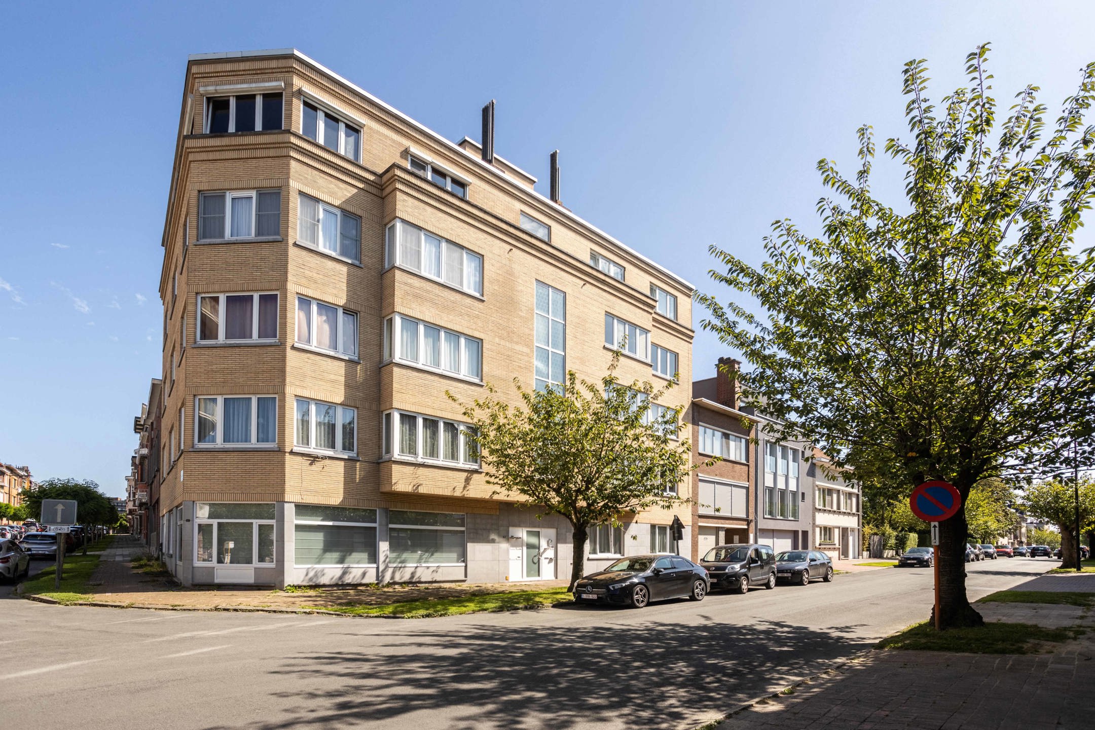 Ruim, energiezuinig appartement in art deco wijk! foto {{pictureIndex}}