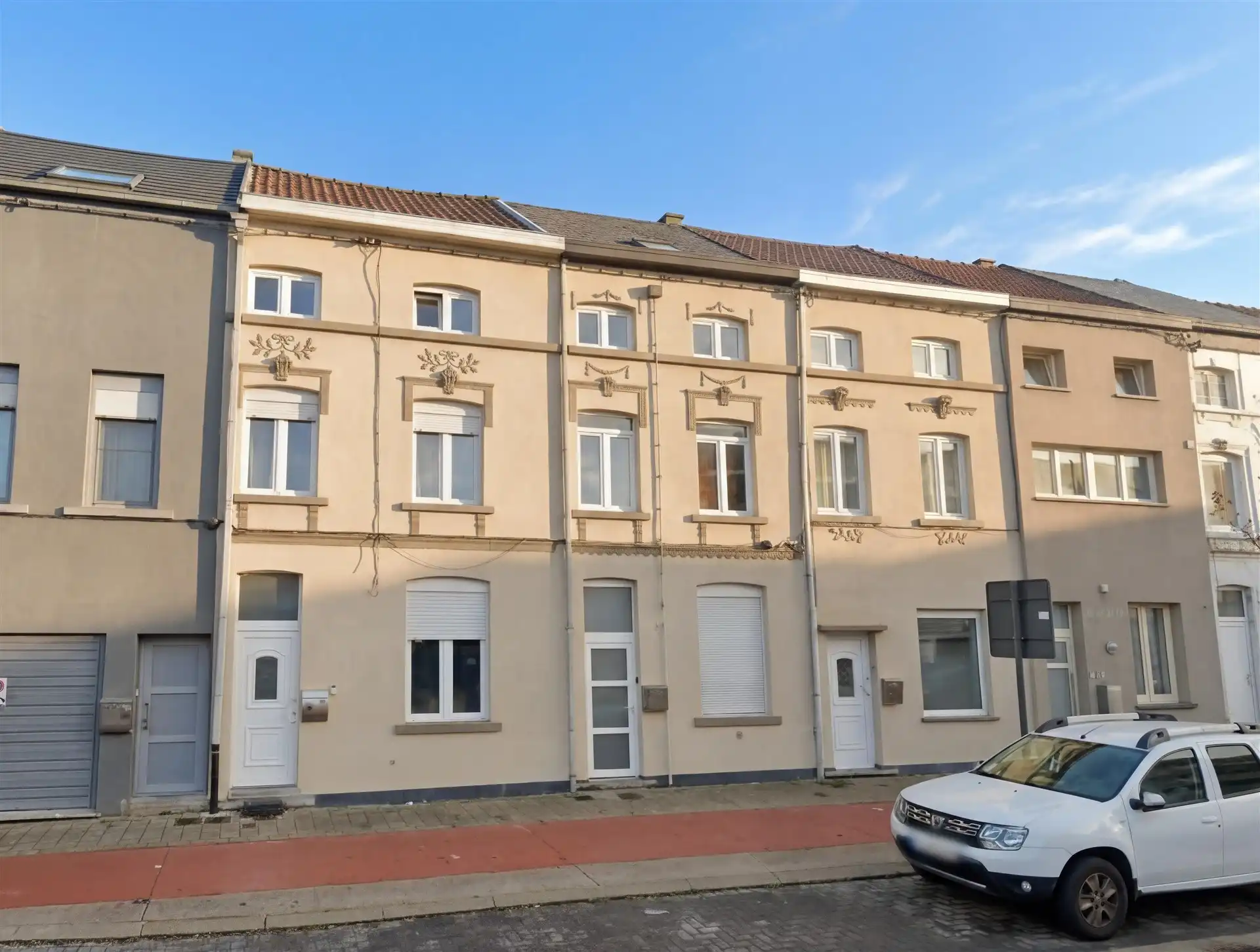 Ruime woning met vier slaapkamers en grote tuin te Aalst foto 11