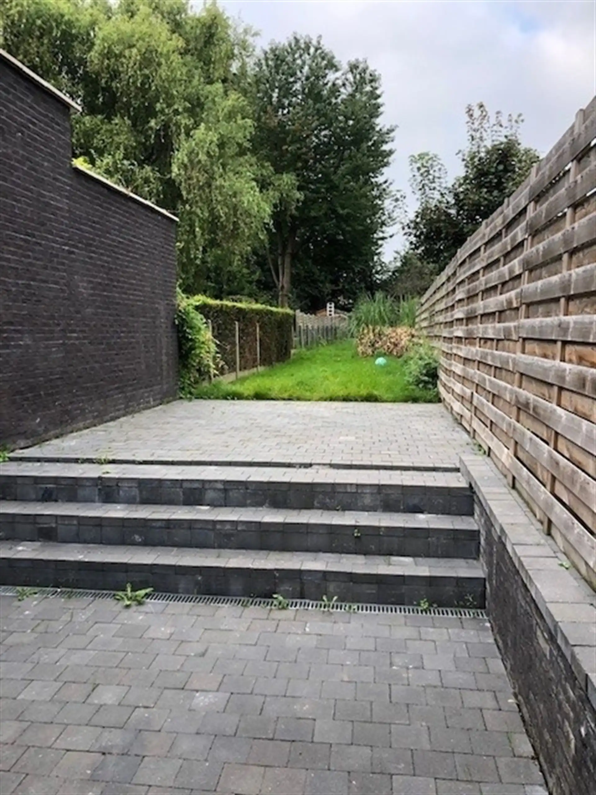 Ruime woning met vier slaapkamers en grote tuin te Aalst foto 11