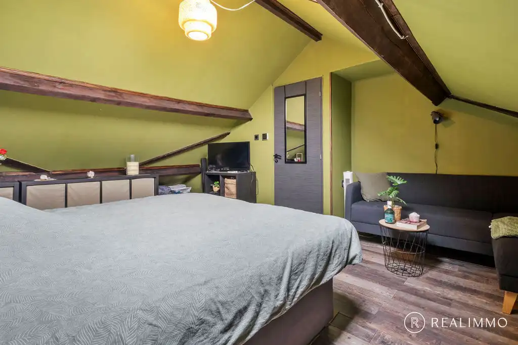 Gerenoveerde en energiezuinige gezinswoning in Aalbeke foto 11