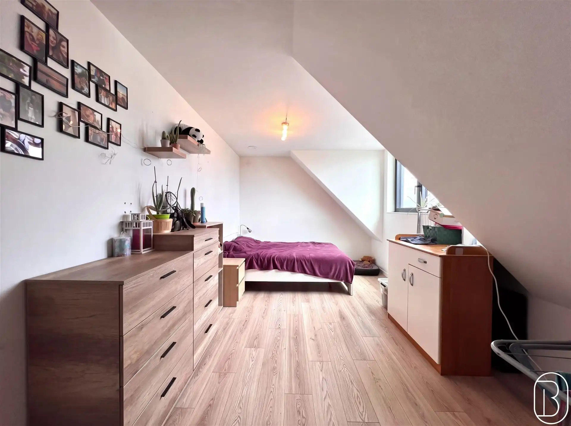Leuk recente penthouse met terras en 2 SLK! foto 9