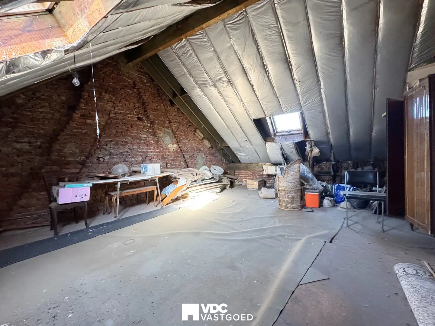 Te renoveren stadswoning met potentieel in centrum Borgloon foto 11