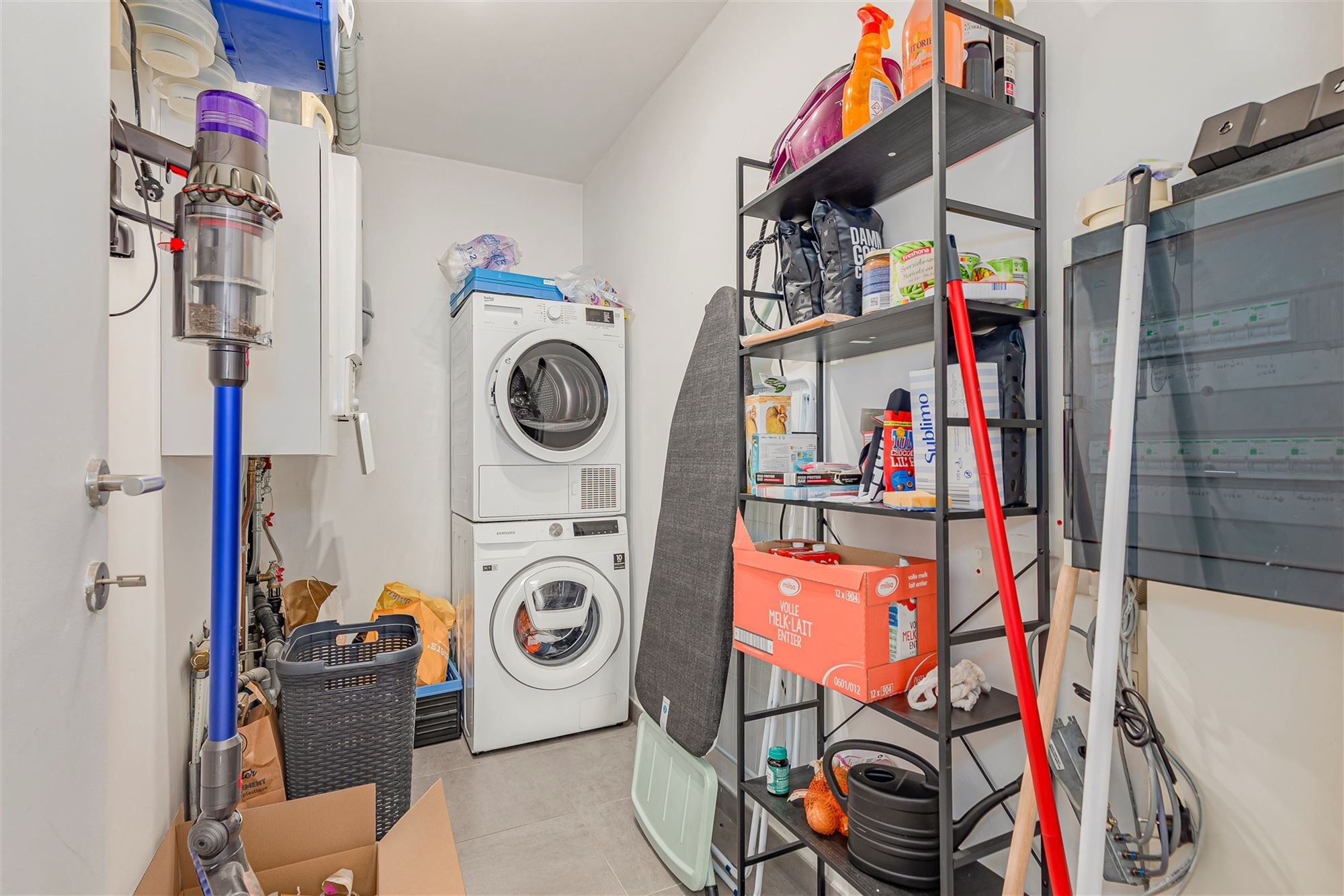 Lichtrijk appartement met 2 slpk, een tuin en garagebox in Bazel foto 15