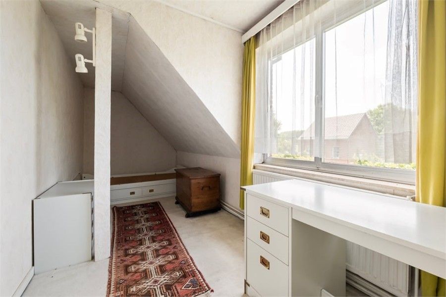 RUIME VILLA MET PRACHTIG UITZICHT EN ENORM VEEL POTENTIEEL IN JEUK foto 22