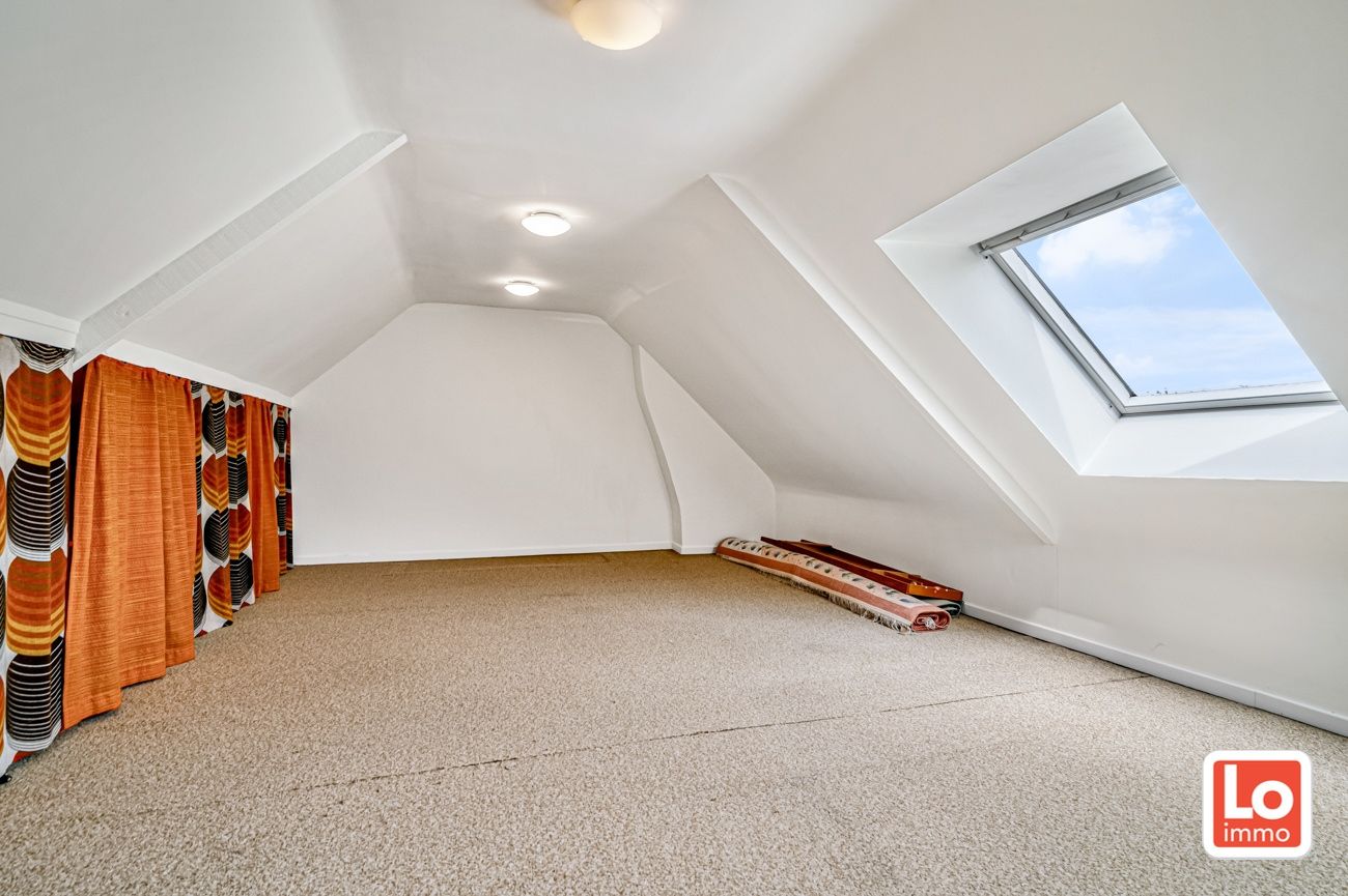 VERKOCHT! Prachtig onderhouden woning met 4 slpks op een terrein van 913m² foto 18