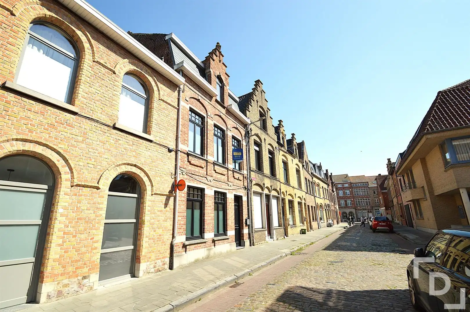 Volledig gerenoveerde, karaktervolle woning met tuin in Ieperse stadscentrum foto 25