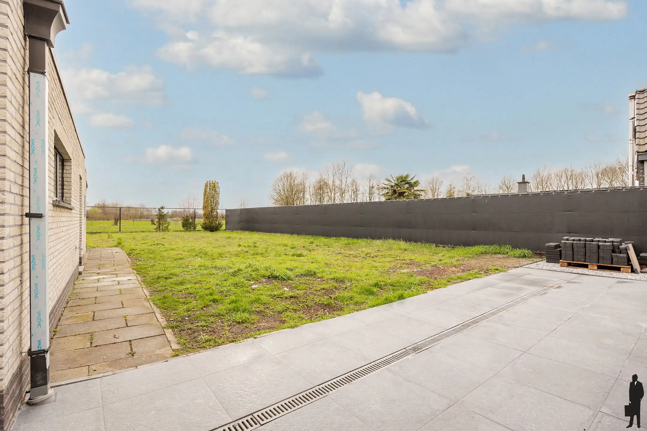 Gerenoveerde bungalow met weids uitzicht en externe garage foto 13