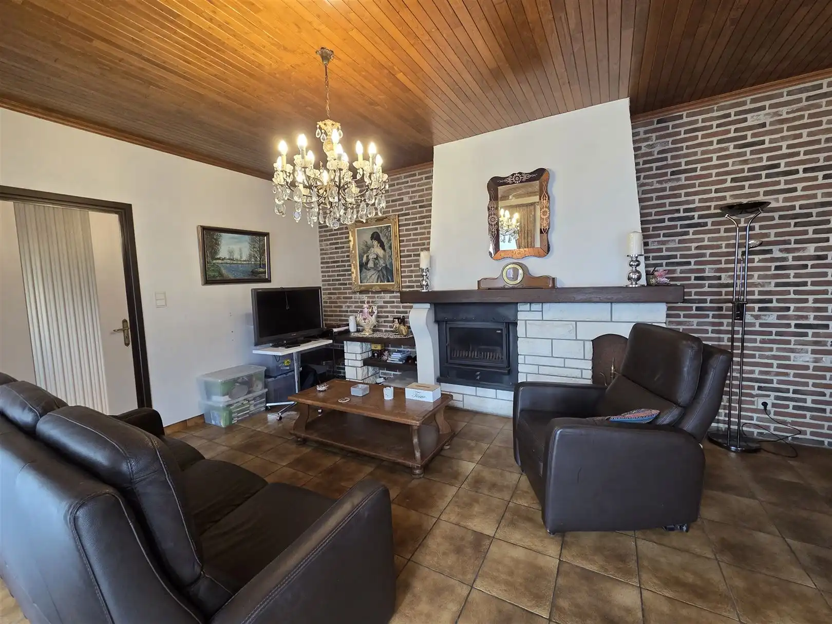 Vrijstaande woning met 3 slpks, tuin en garage. foto 3