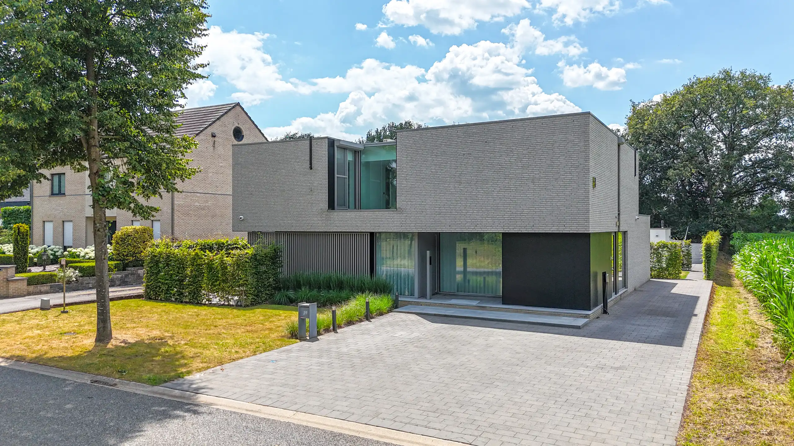 High-end instapklare woning met 4slpk, zwembad + terras! foto 2