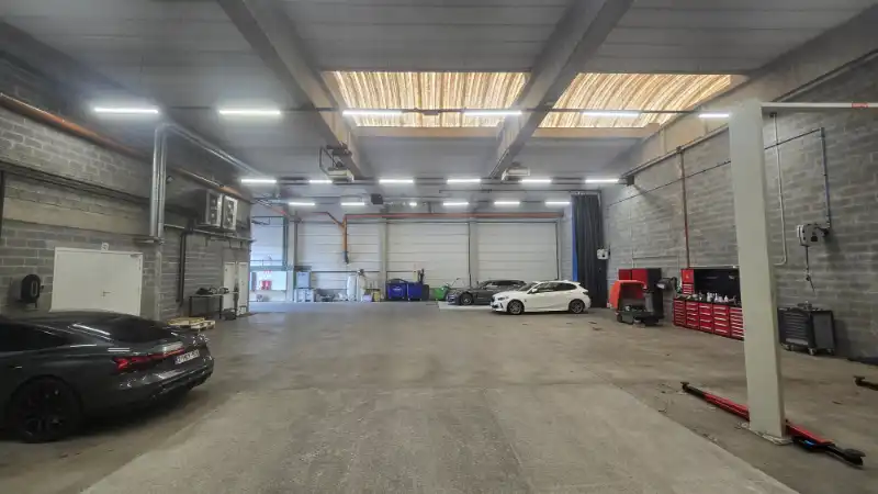 Bedrijfsgebouw te huur foto 4