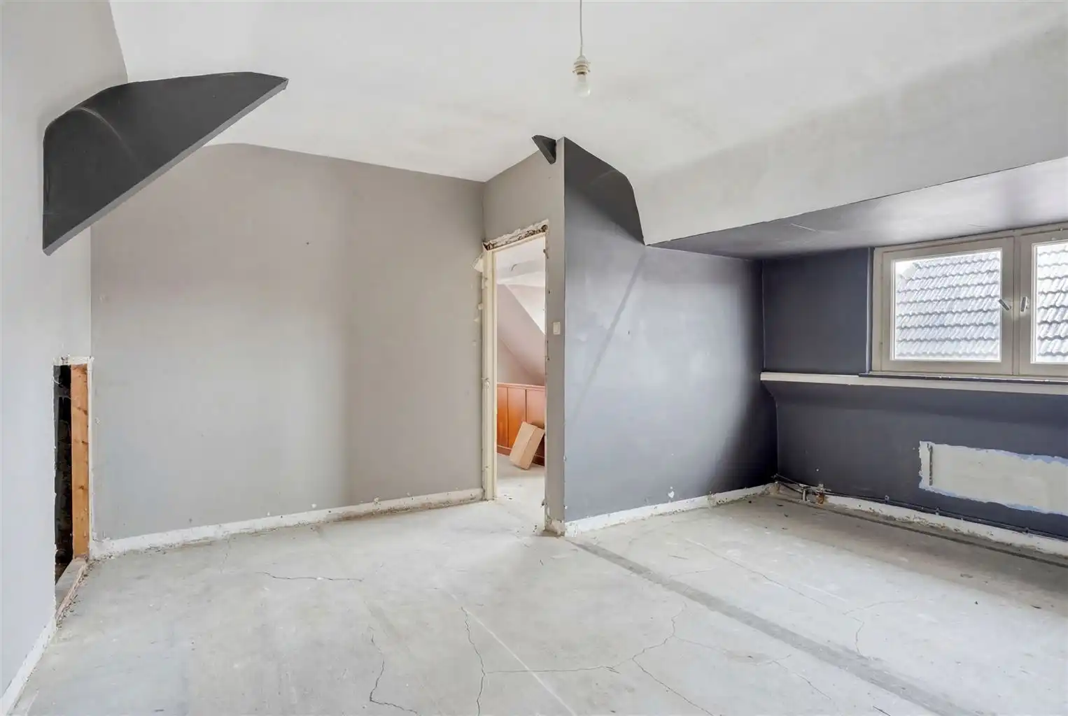 Te renoveren hoekwoning met tal van mogelijkheden, gelegen op een absolute toplocatie in het hart van het historisch stadscentrum van Bree.  foto 28