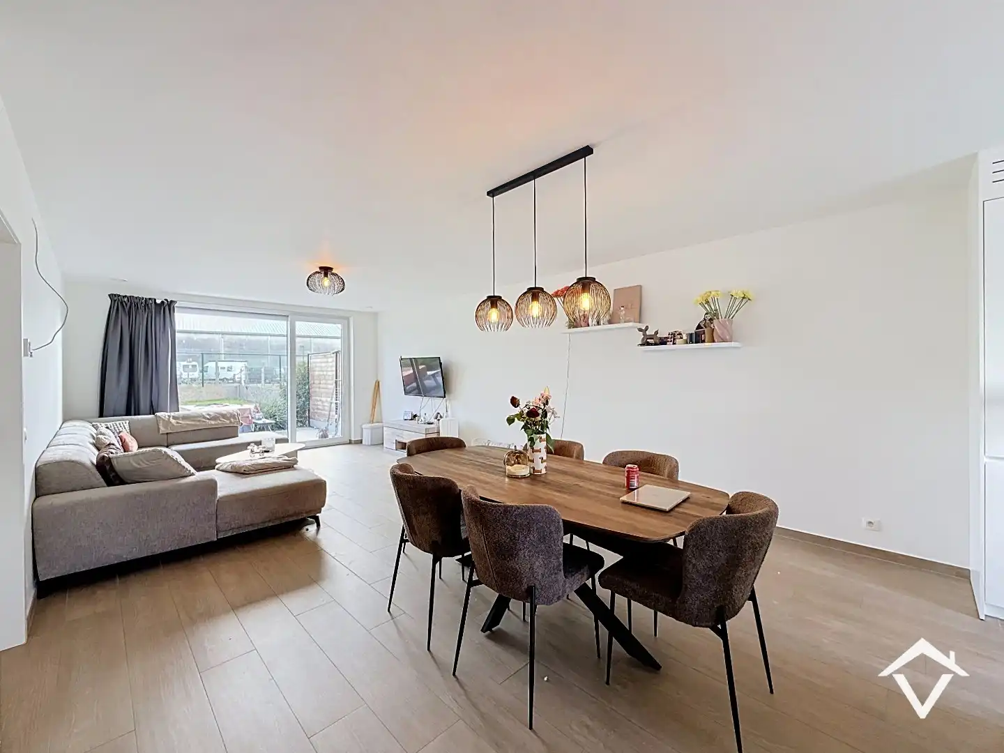 Nieuwbouwwoning met 3 slaapkamers, carport en tuin foto 4