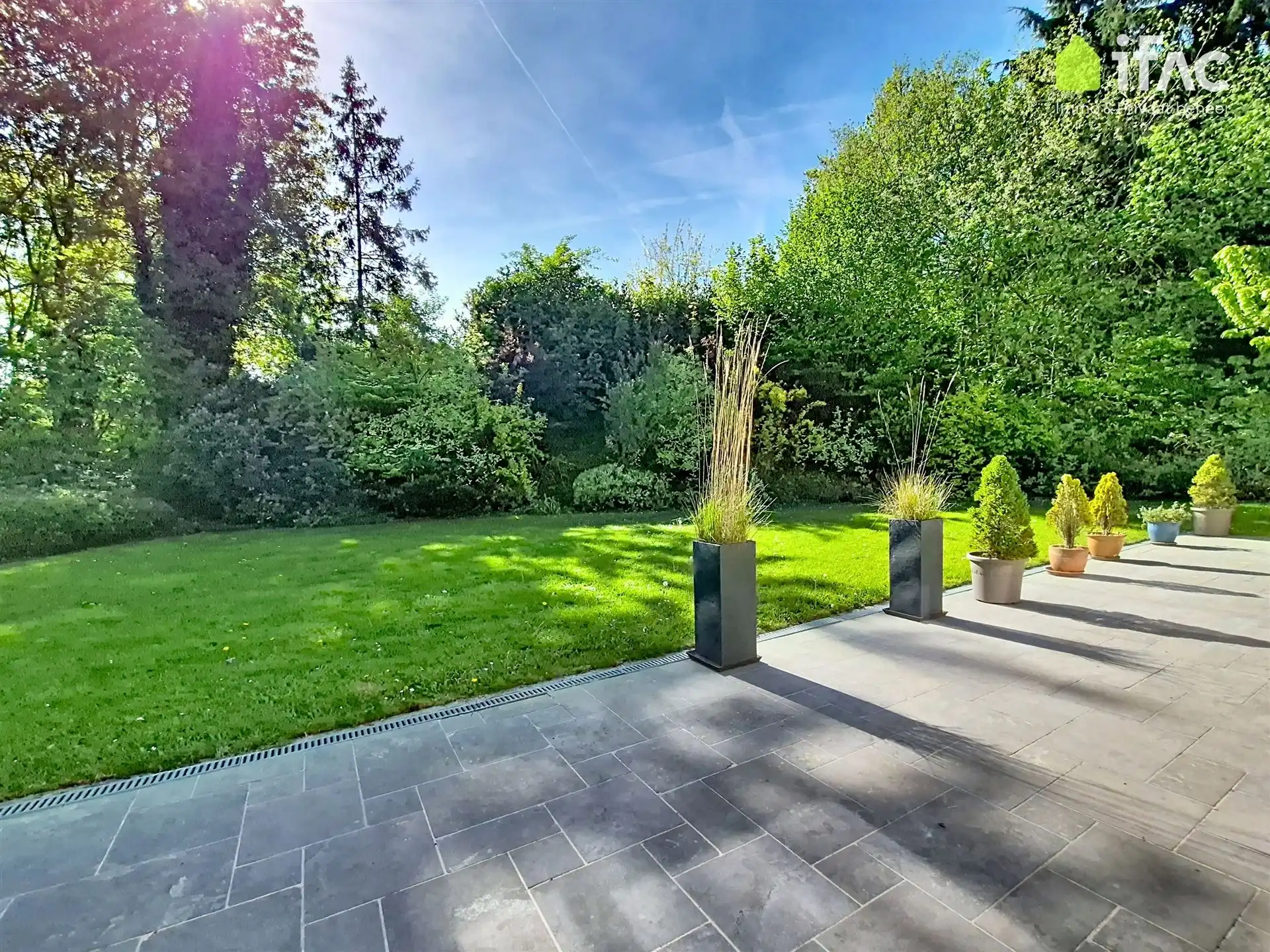 Exclusieve luxevilla op 14,47are in woonpark foto 11