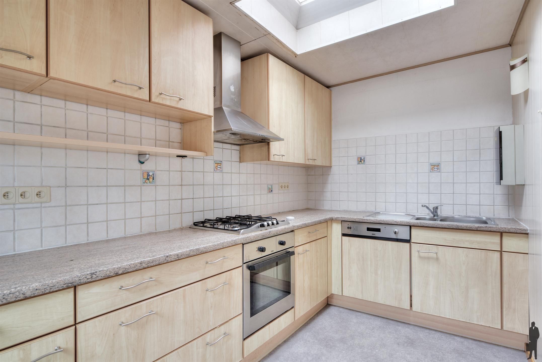 Te renoveren woning, ideaal als opbrengsteigendom. foto 8