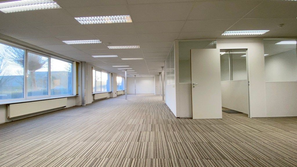 Instapklaar kantoor te huur in Brandstraat in Lokeren foto 2