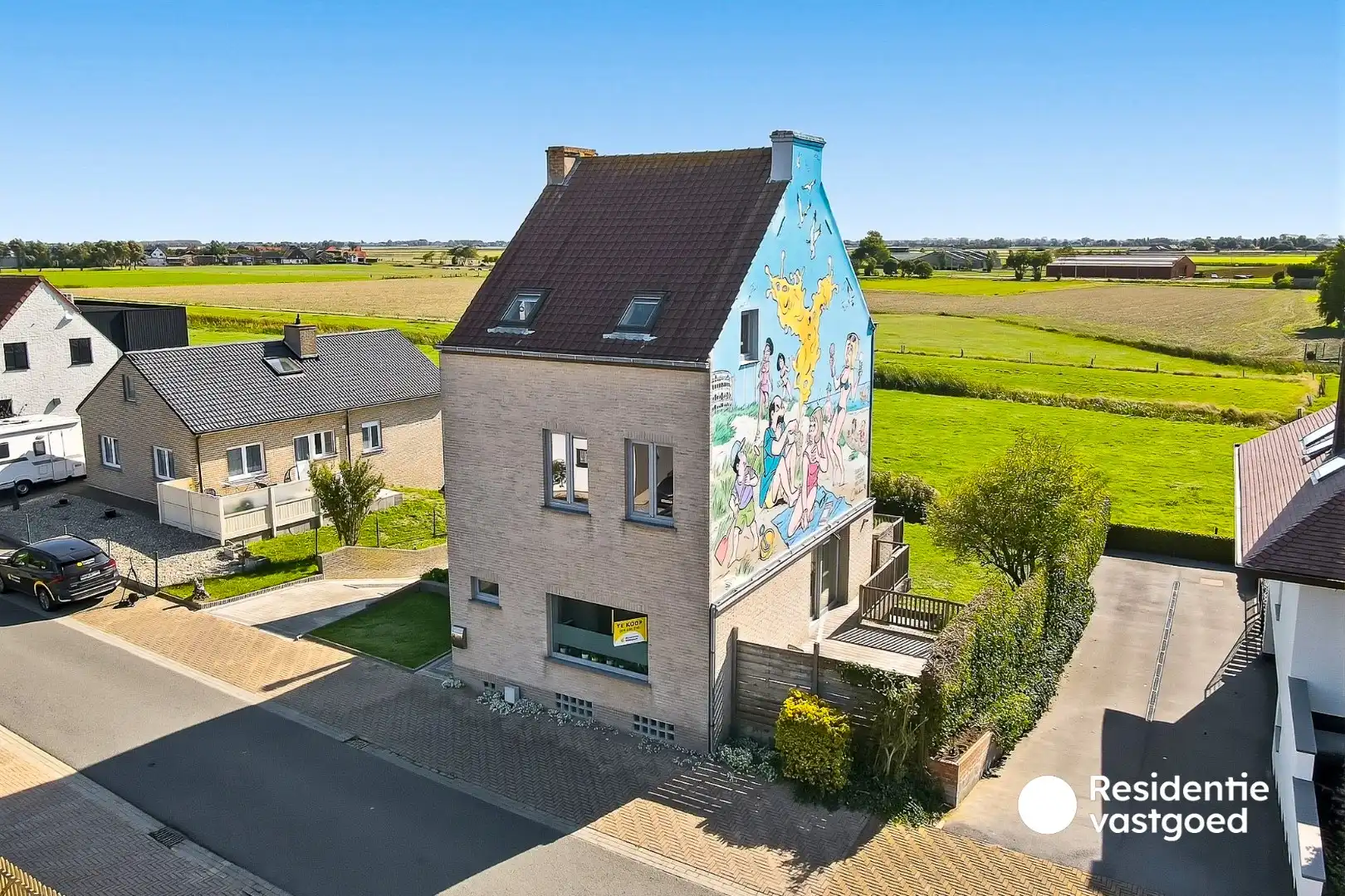 Ruime en instapklare villa met 4 slaapkamers, garage, tuin en 2 terrassen foto 3