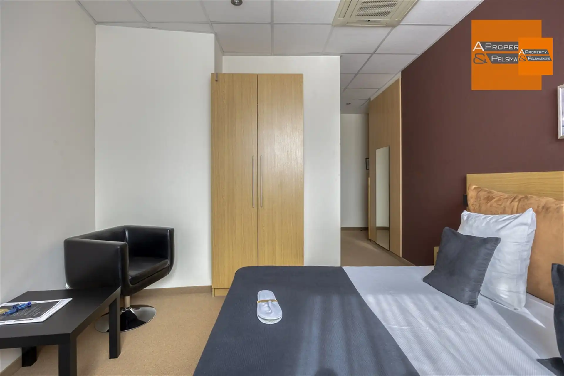 Hotel met 24 kamers foto 14