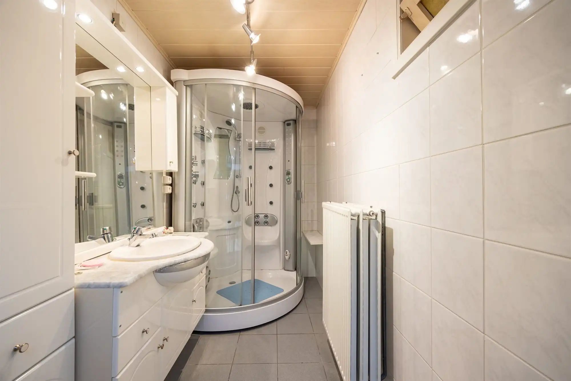 Gezinswoning met twee slaapkamers en tuin foto 8