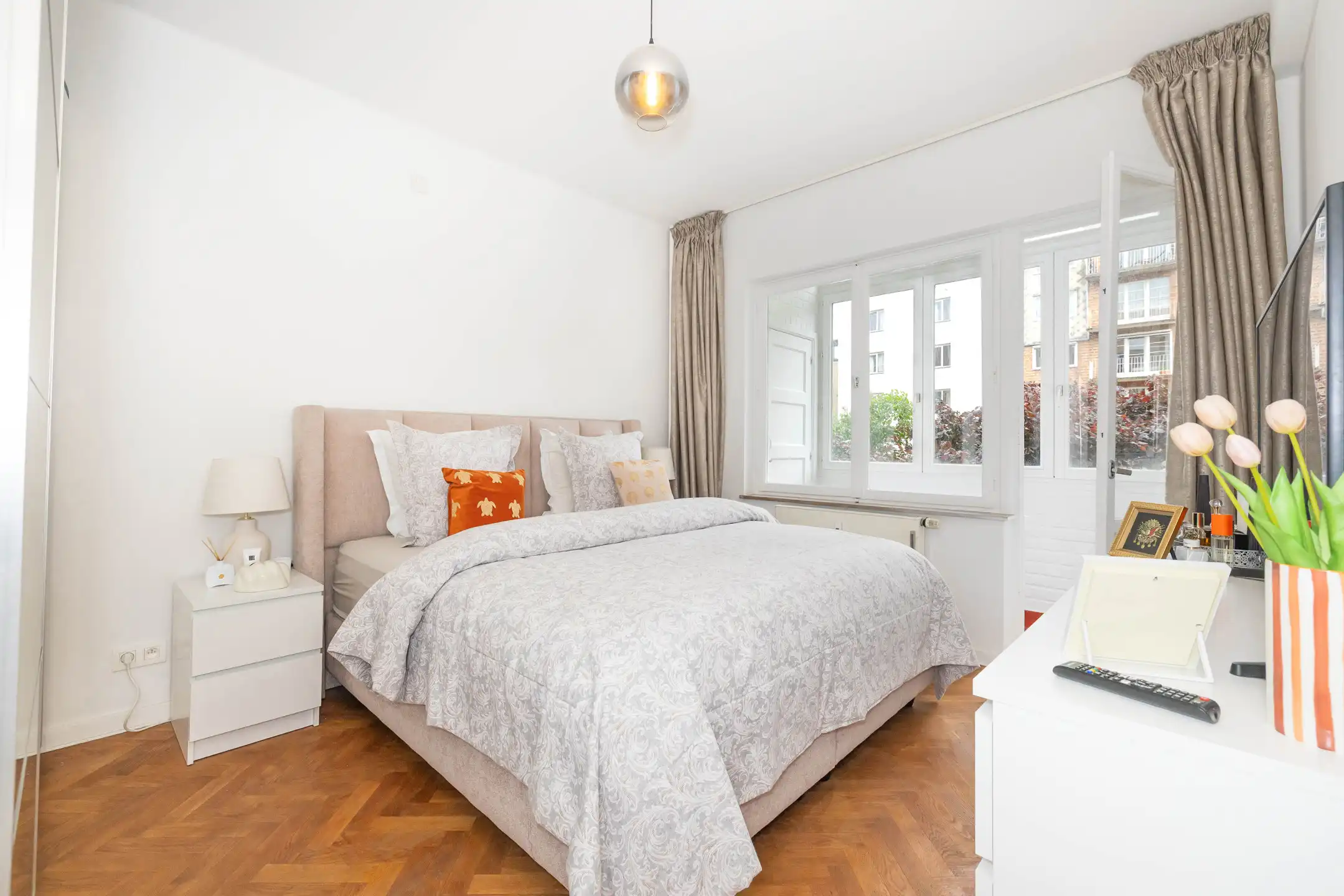 APPARTEMENT MET 2 SLAAPKAMERS TUSSEN MOLIERE EN VDK foto 8