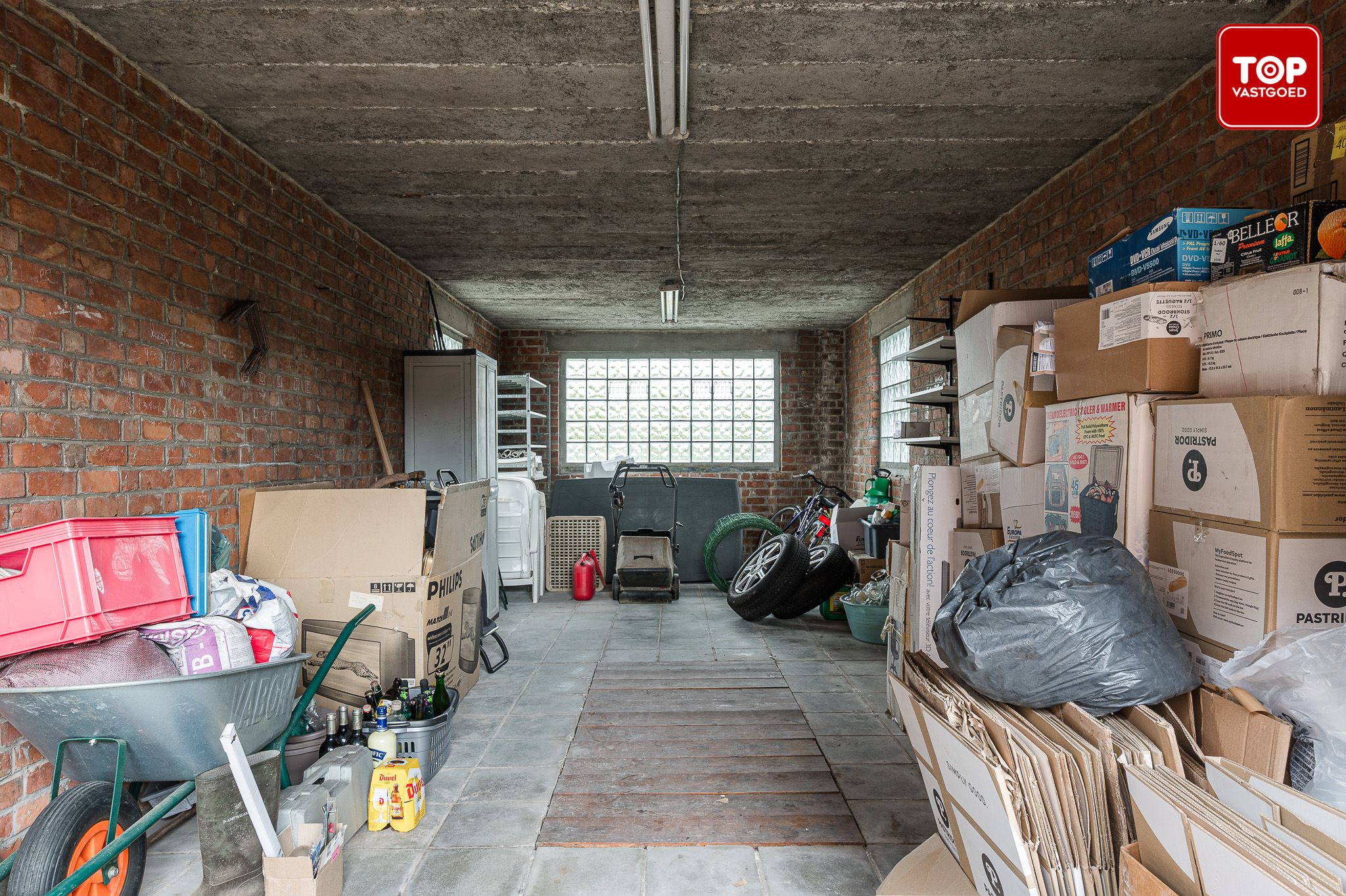 Ruime op te frissen gezinswoning met 4 slaapkamers,  zonnige tuin en garage. foto 23