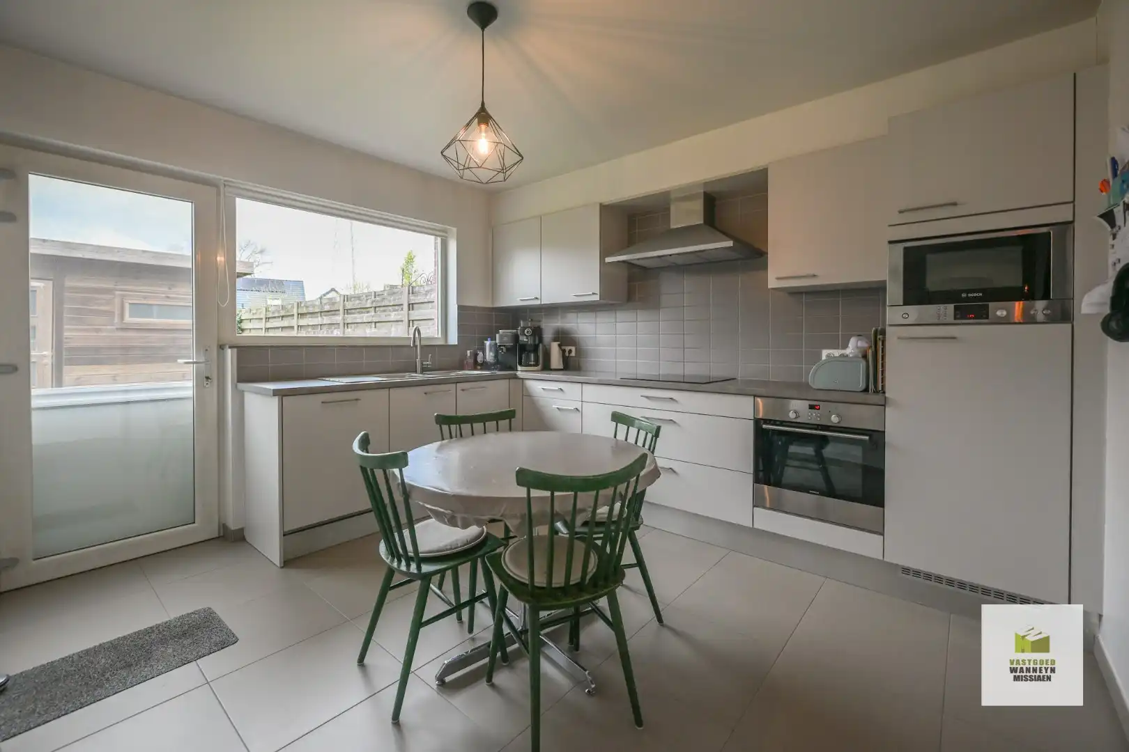 Energiezuinige en instapklare woning op rustige ligging in doodlopende straat te centrum Roeselare foto 11