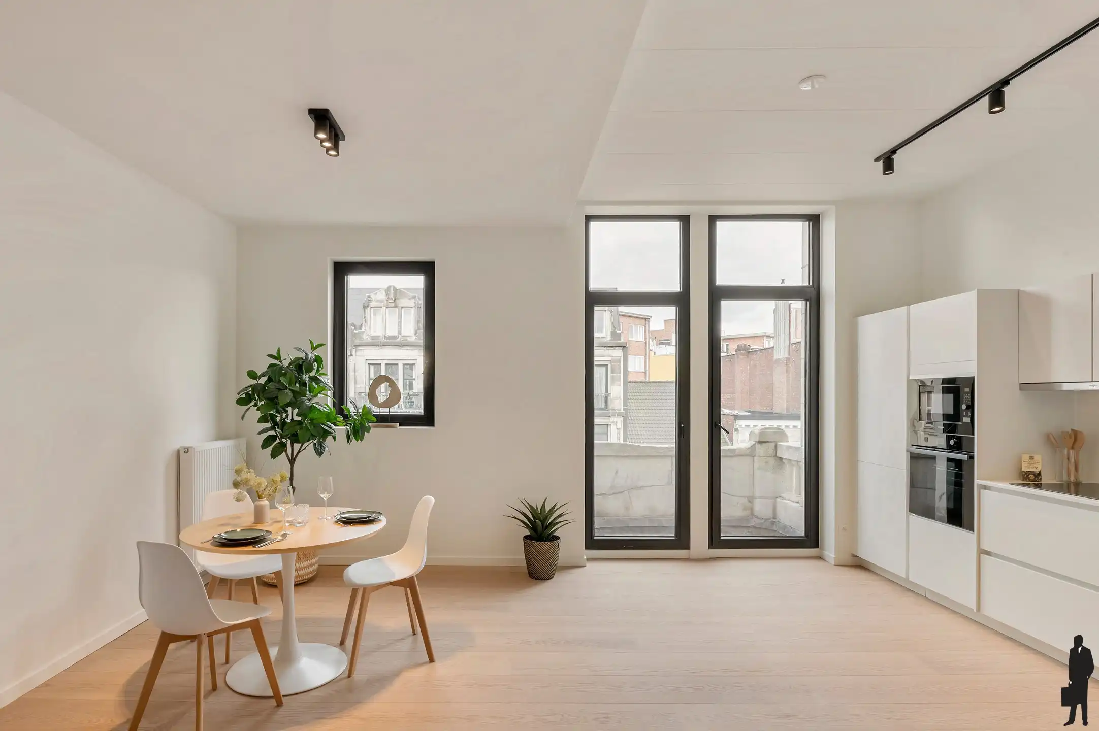 Gerenoveerd dakappartement met twee slaapkamers foto 5