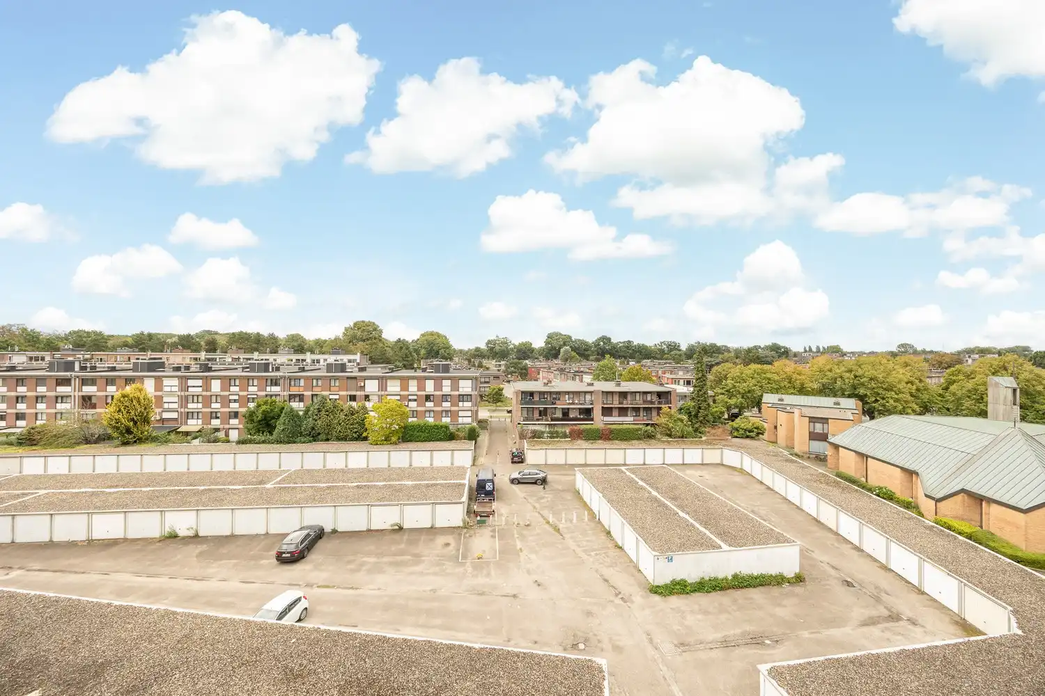 Ruim en lichtrijk 2-slaapkamerappartement met terras foto 14