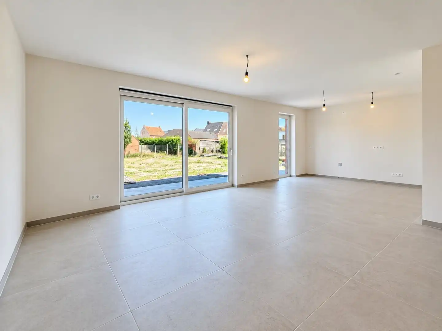 MERENDREE – Nieuwbouwwoning met 3 slaapkamers, bureau, garage en tuin foto 2
